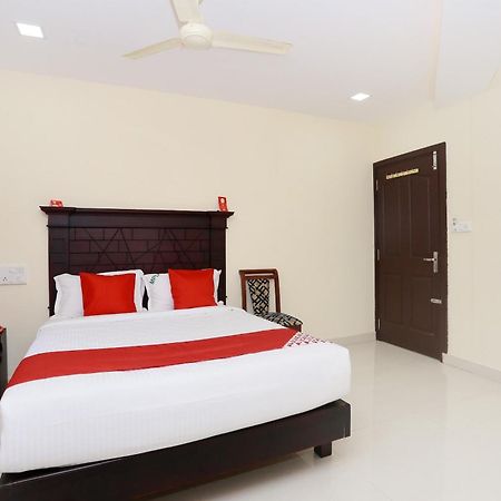 Hotel O Malabar Plaza Kochi Buitenkant foto
