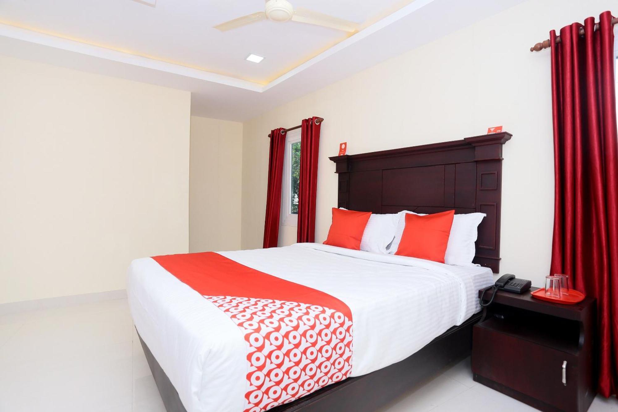 Hotel O Malabar Plaza Kochi Buitenkant foto