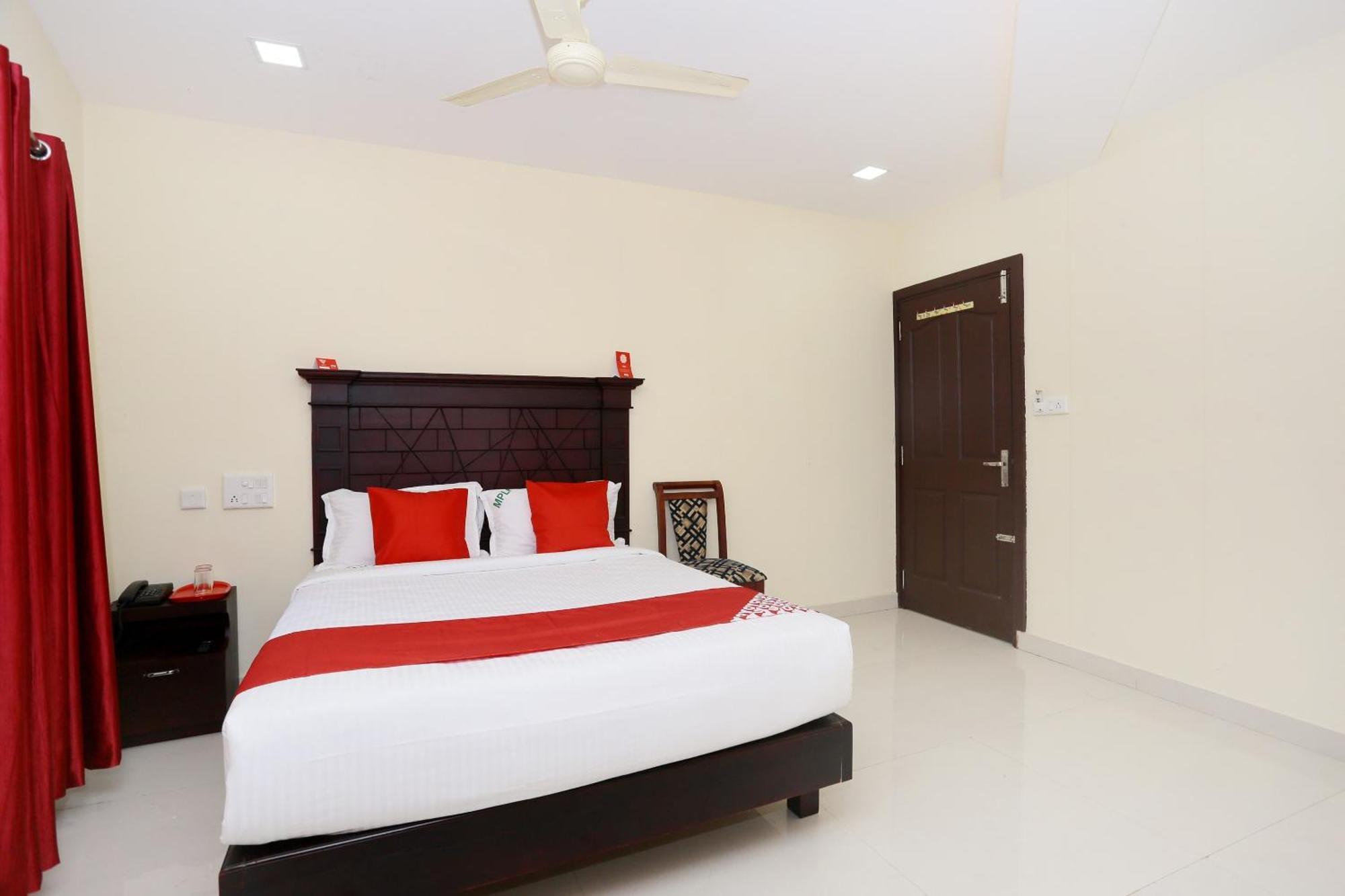 Hotel O Malabar Plaza Kochi Buitenkant foto