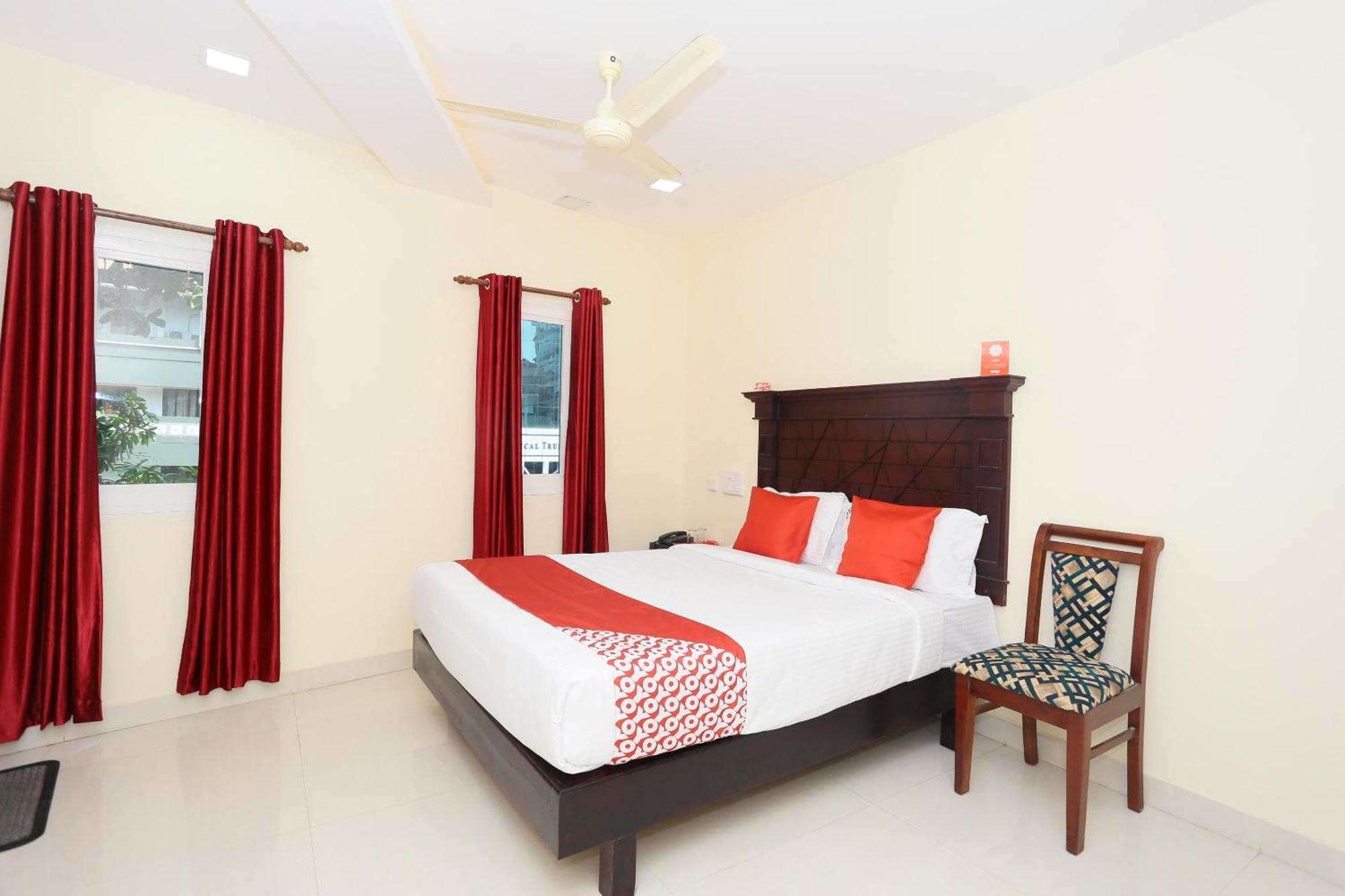 Hotel O Malabar Plaza Kochi Buitenkant foto