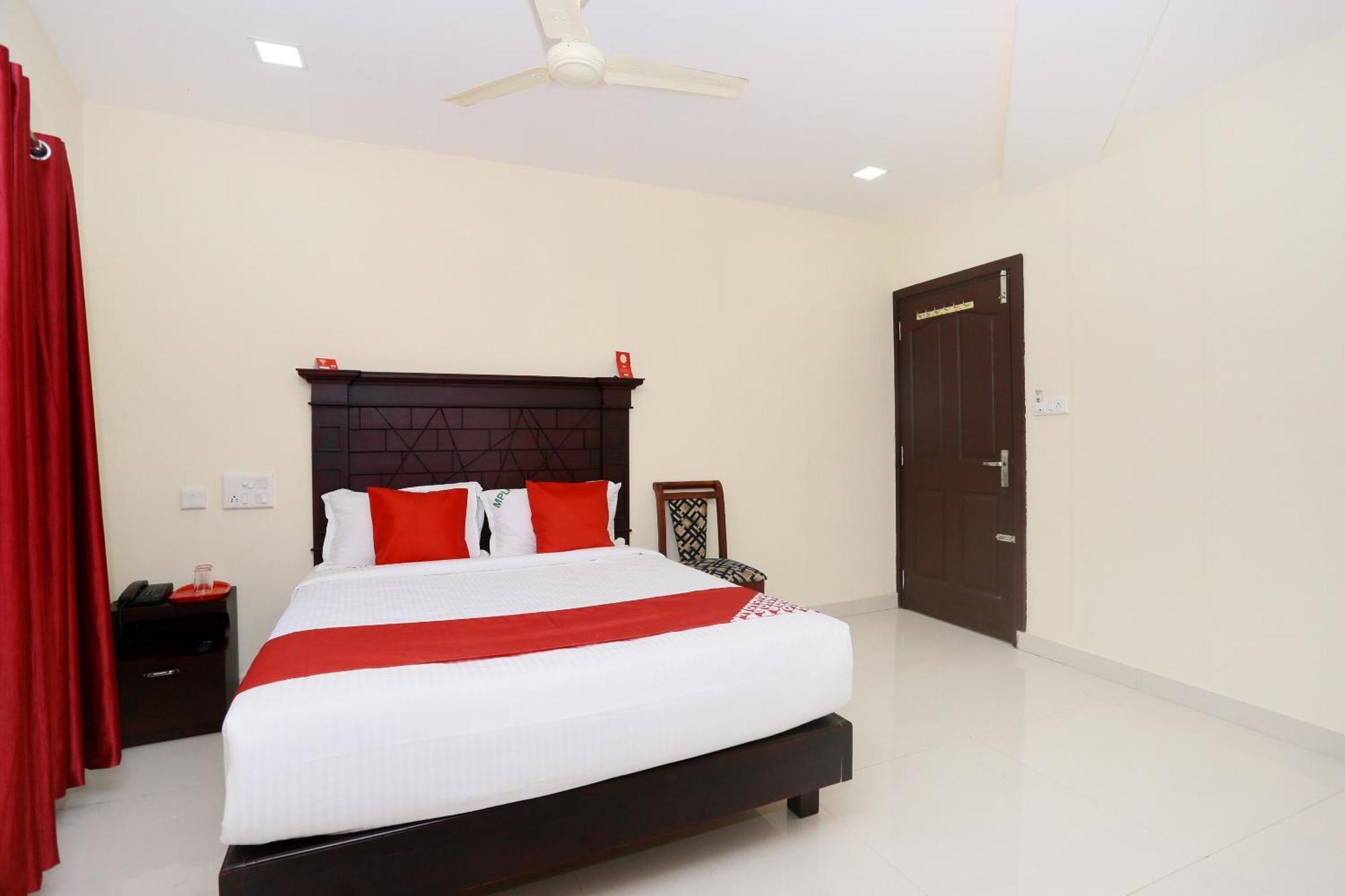 Hotel O Malabar Plaza Kochi Buitenkant foto