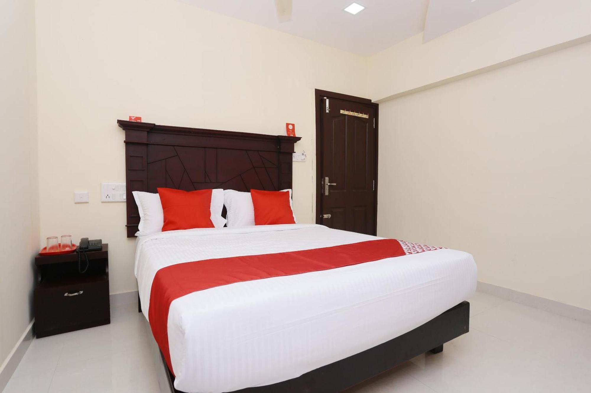 Hotel O Malabar Plaza Kochi Buitenkant foto