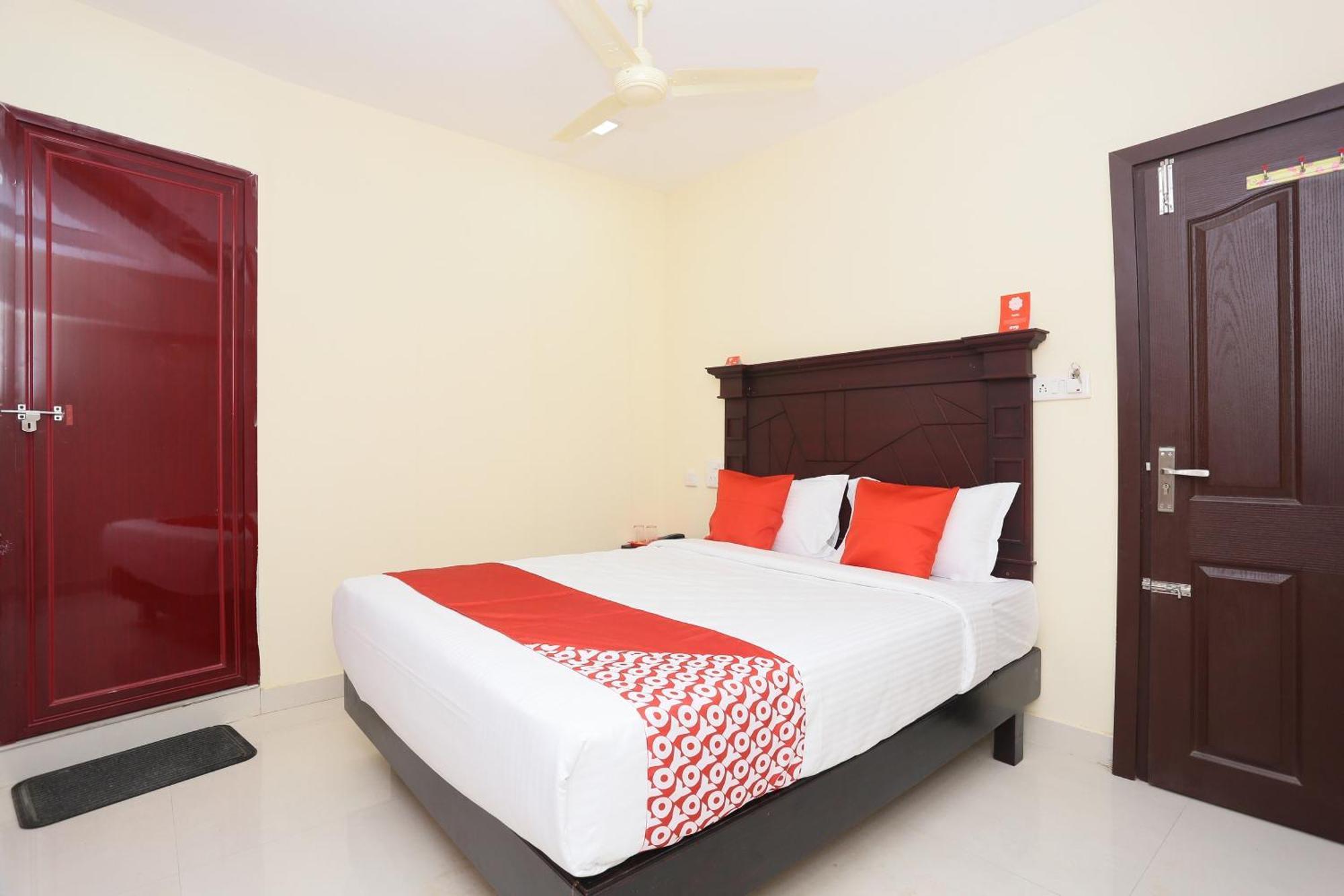 Hotel O Malabar Plaza Kochi Buitenkant foto
